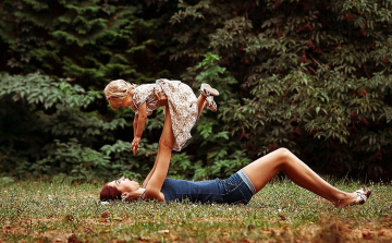 Új esély a rászoruló, egyedülálló anyáknak 