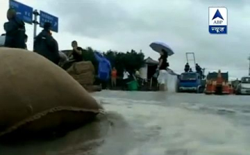 Halottak, romok a Fitow tájfun nyomában