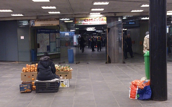Ősztől megszűnhet az illegális utcai árusítás