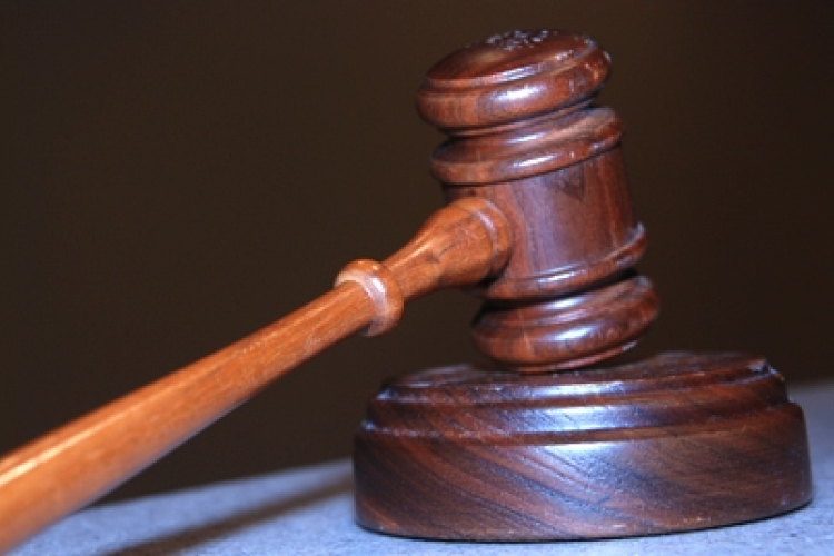 Tizennégy embercsempész ellen emeltek vádat a fővárosban