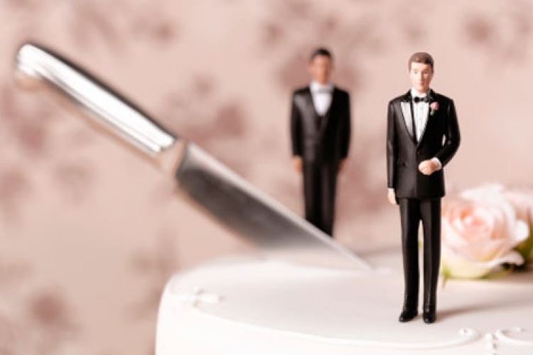 Brüsszel elutasítja a homofóbia minden formáját