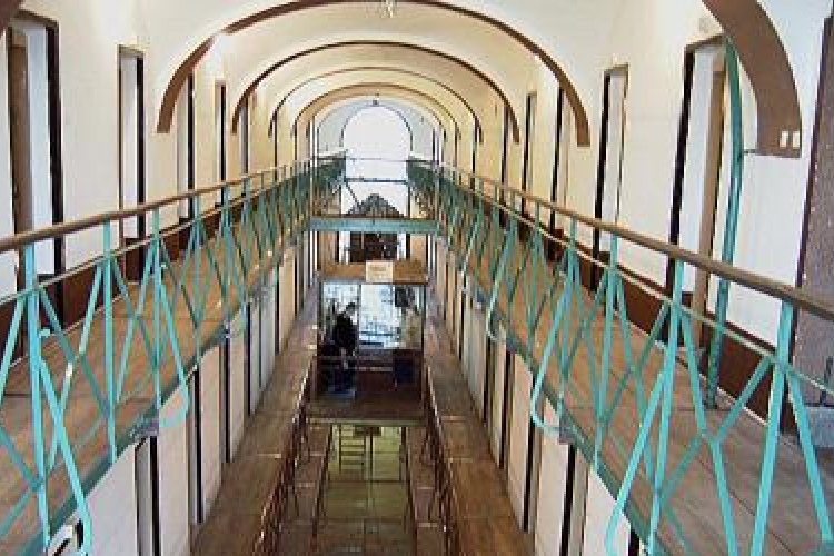 Kártérítést kapott a rab börtönétől, mert késve kapta meg újságját