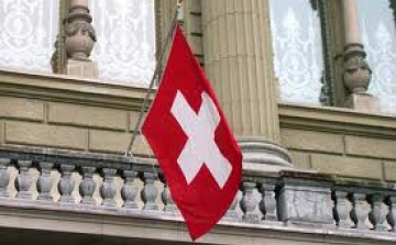 Újabb lépés az adóelkerülés ellen: Svájc is adatokat küld a NAV-nak