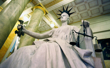 Kártérítést kap egy átnevelő tábort megjárt kínai nő