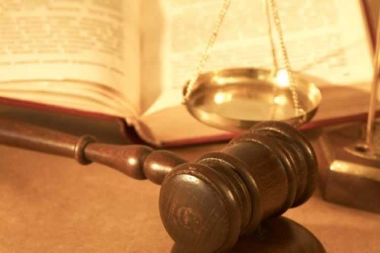 Felfüggesztett börtönre ítélték a munkatársát súlyosan bántalmazó hódmezővásárhelyi férfit