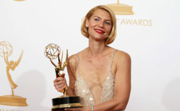 Szörnyű dekoltázsa van a hollywoodi sztárnak