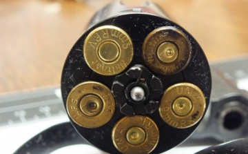 Gázfegyverrel sebesítette meg vitapartnerét egy férfi Cegléden