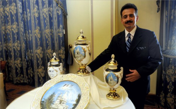 Ismét Herendi Porcelánt kapnak a Magyar Nagydíj dobogósai