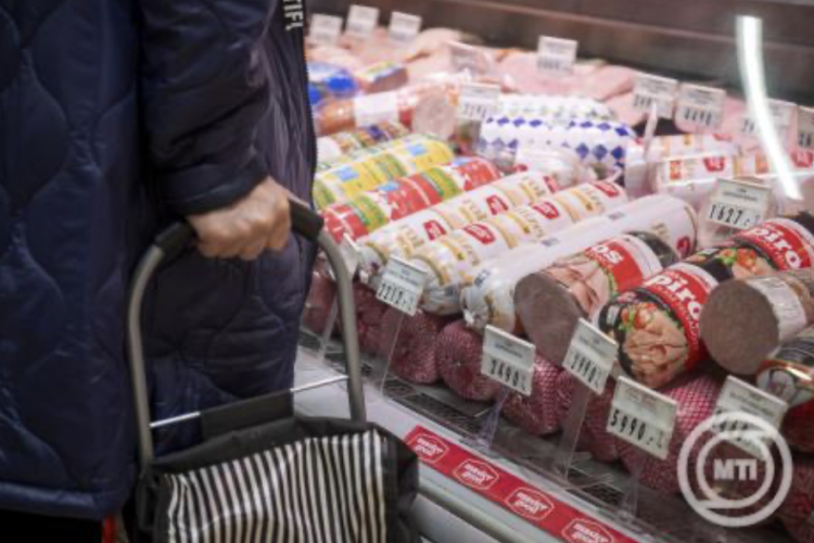 Zsigó Róbert: 30 ezer forintos élelmiszer-utalványt fognak kapni a nyugdíjasok