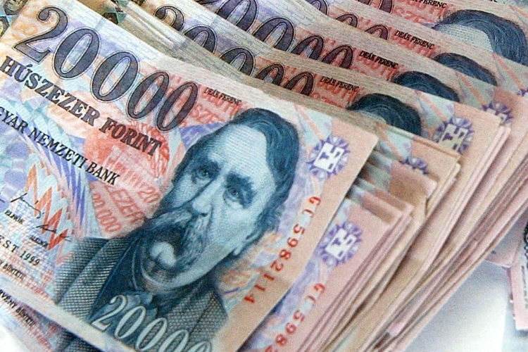 Szeptember végéig számos cégnek új pénzmosás elleni szabályzatot kell készítenie