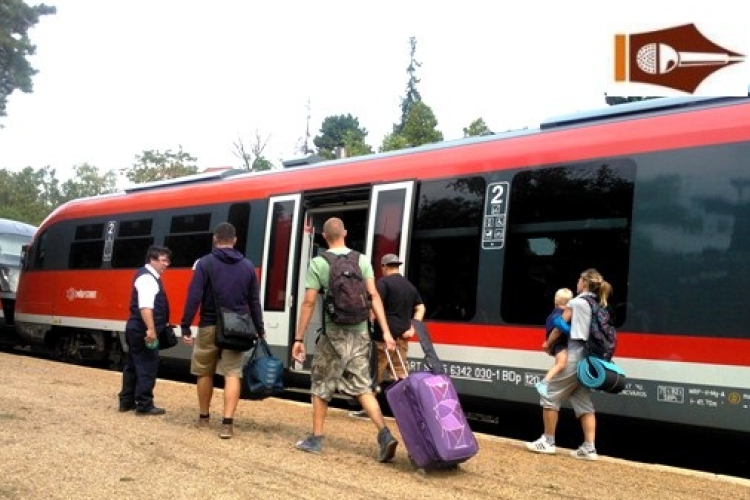 Kész csoda: horzsolásokkal megúszta a vonat alá esett fiú