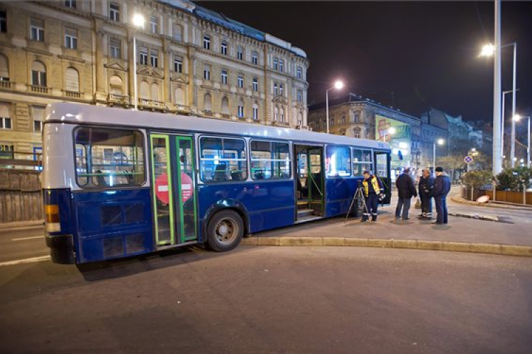 Elütötte sofőrjét egy busz a fővárosban