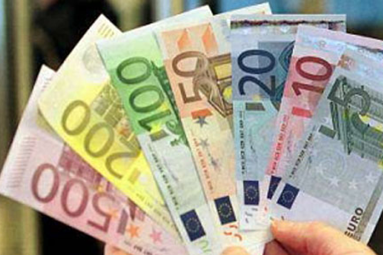 Varga: jól haladunk az euró bevezetése felé