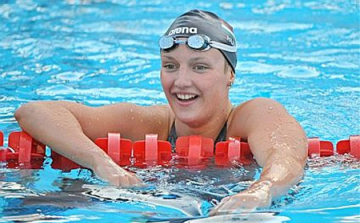 Rövidpályás úszó Vk - Hosszú változatlanul az élen