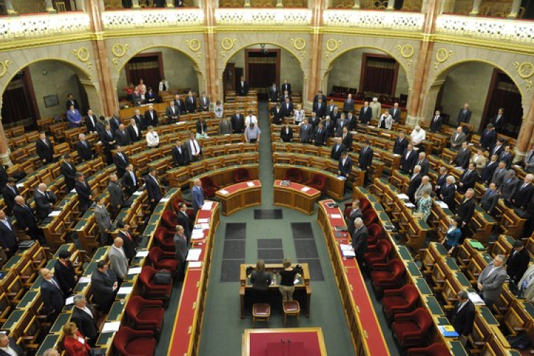 OGY - Döntött a parlament az e-útdíjról