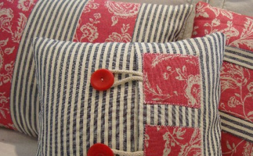 Használt pulcsiból, trendi díszpárna