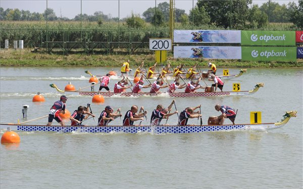 Sárkányhajó-vb - Két érem szombaton
