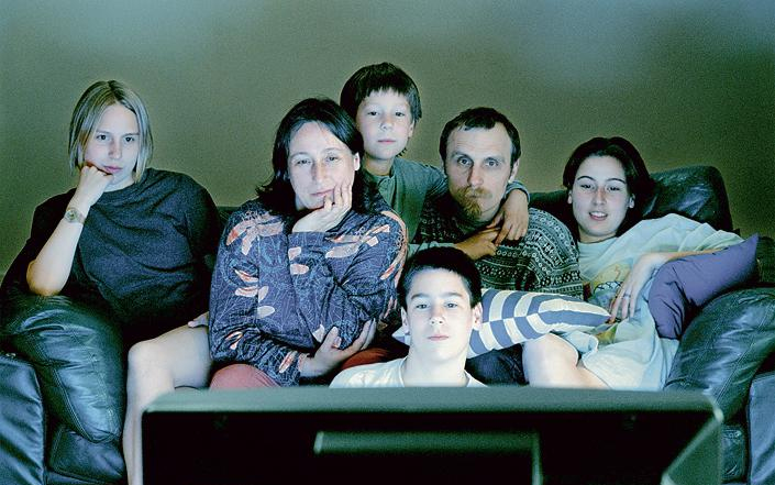 Nézőpont: továbbra is elsősorban a híradókból tájékozódnak az emberek