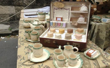 Mesterségek sokasága a várban 