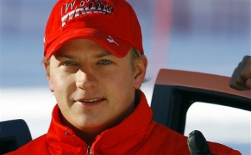 Räikkönen hétfőn aláírt a Ferrarihoz