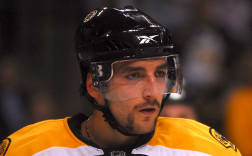 NHL - Lyukas tüdővel és törött bordával játszott a döntőben