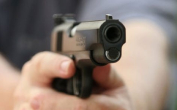 Golyóval a koponyájában játszotta végig a mérkőzést a fejbe lőtt kapus