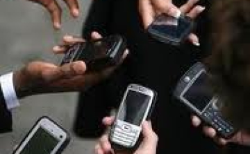 Mobilfüggők lettünk