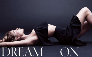 Milliódolláros modell dobta le ruháit!