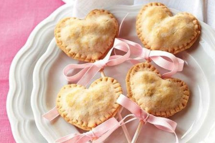 Gyümölcsös pite nyalóka