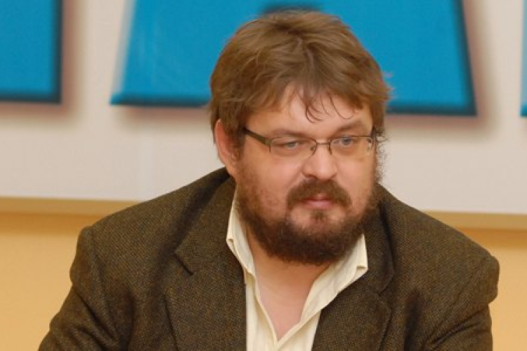 Gulyás Gábor: inkább építkezni kellene