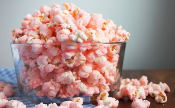 Valentin napi rózsaszín popcorn