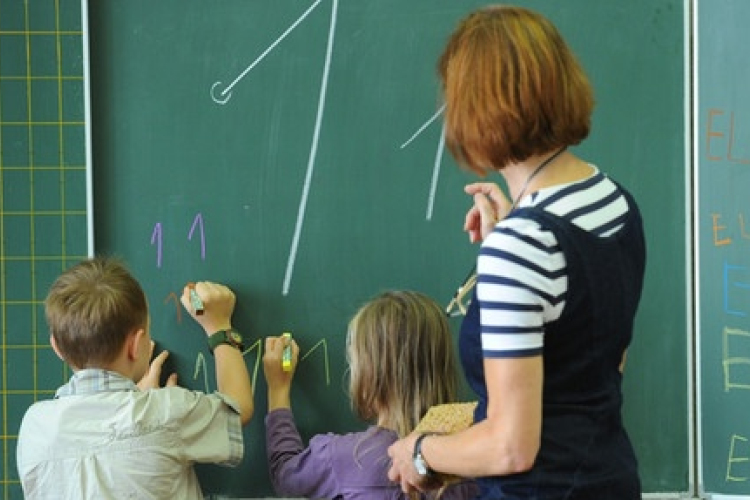 PSZ: a túlóra kérdése még mindig függőben van a pedagógus-életpályamodellben