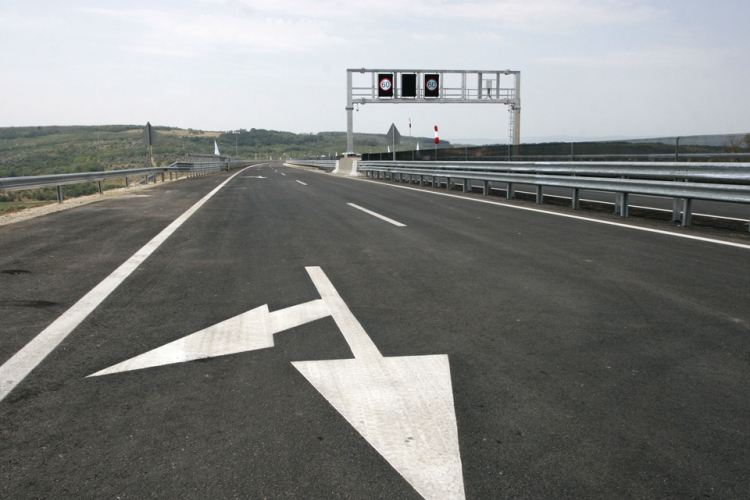 Ellentmondásos hírek az útdíj-tenderről