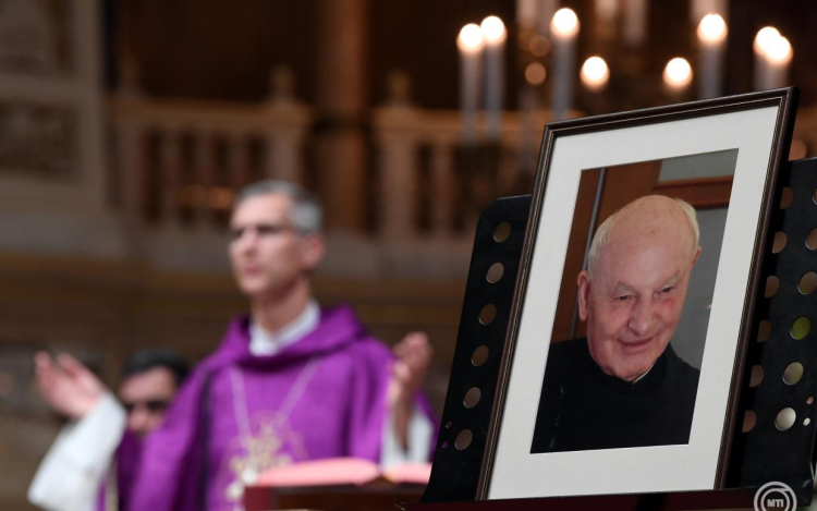 Az egy éve elhunyt Kozma Imre atyára emlékezik pénteken a Magyar Máltai Szeretetszolgálat